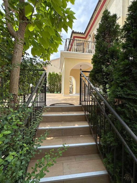 Продава се Къща в к.к. Елените - 147 кв.м за 1259 €/кв.м - Снимка #1