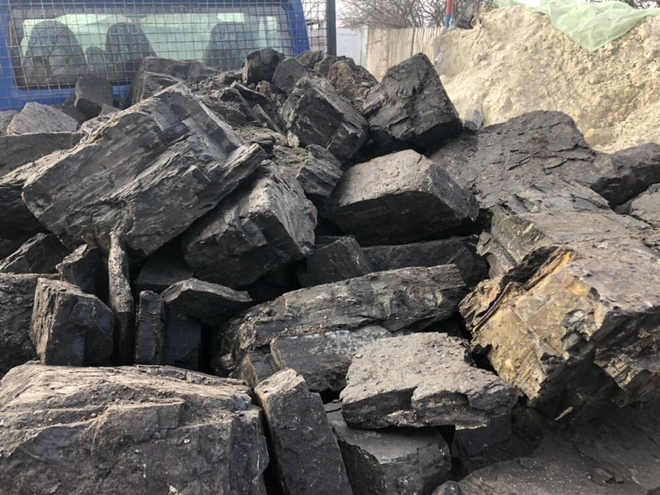 Carbuni pentru foc sortati fără praf sau pământ super oferta