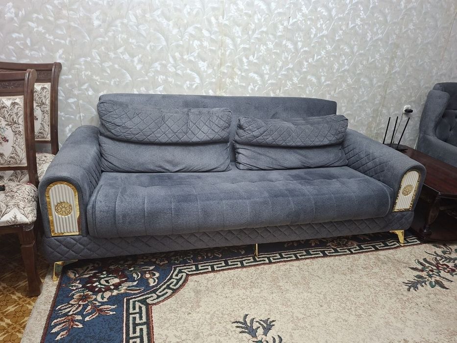 Продается диван и 2 кресла