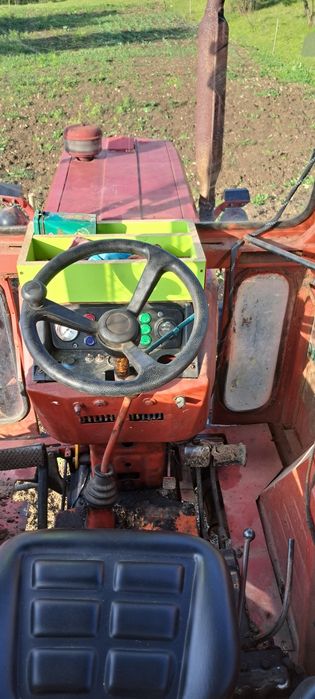 Vând tractor U650