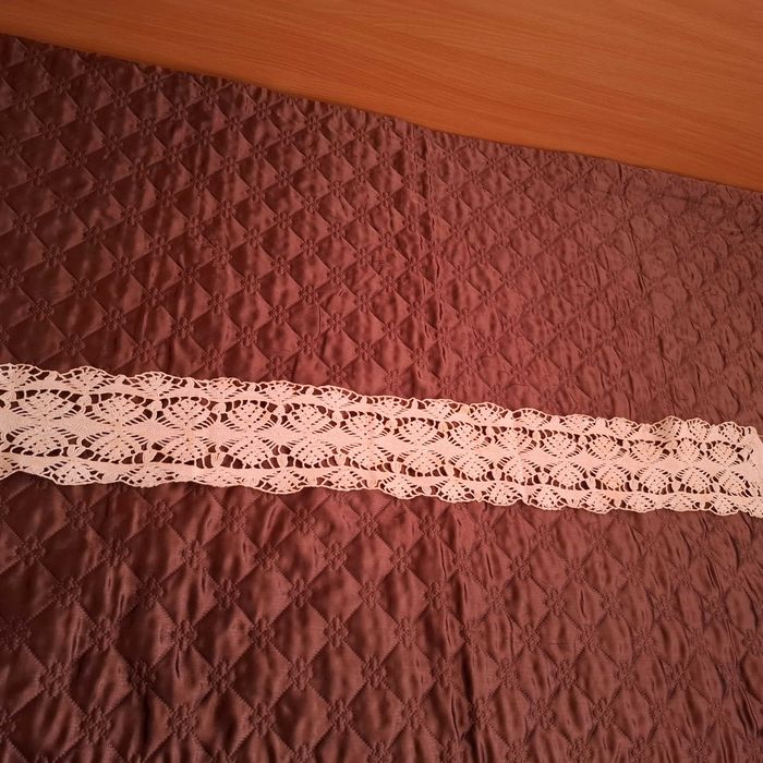 Подарявам дантела на една кука от едно време