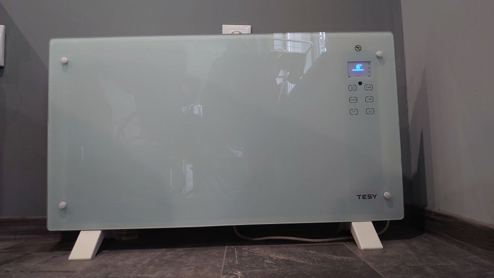 Конвекторен радиатор стъклен TESY CN205 EASLFR  2000W.