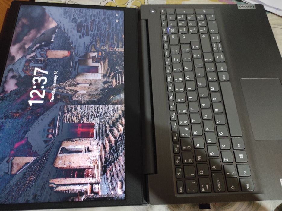 Lenovo noutbook srochno