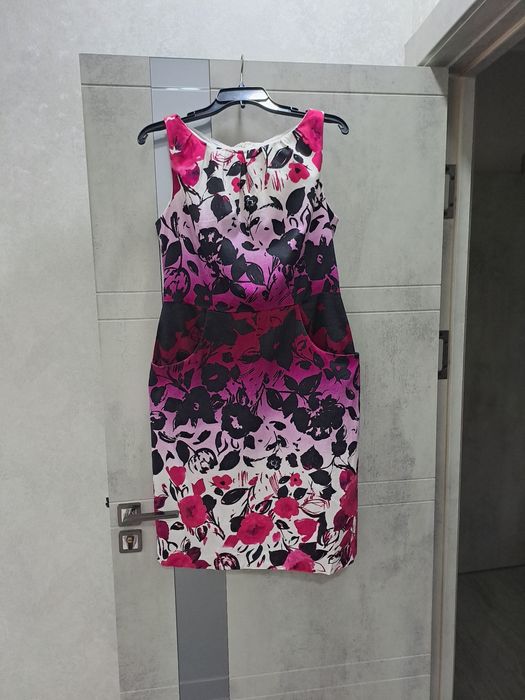 Продаю платья  б/у