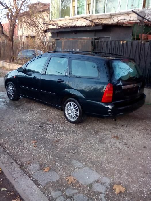Форд фокус 1.6 101кс.бензин 2001 г. нов внос