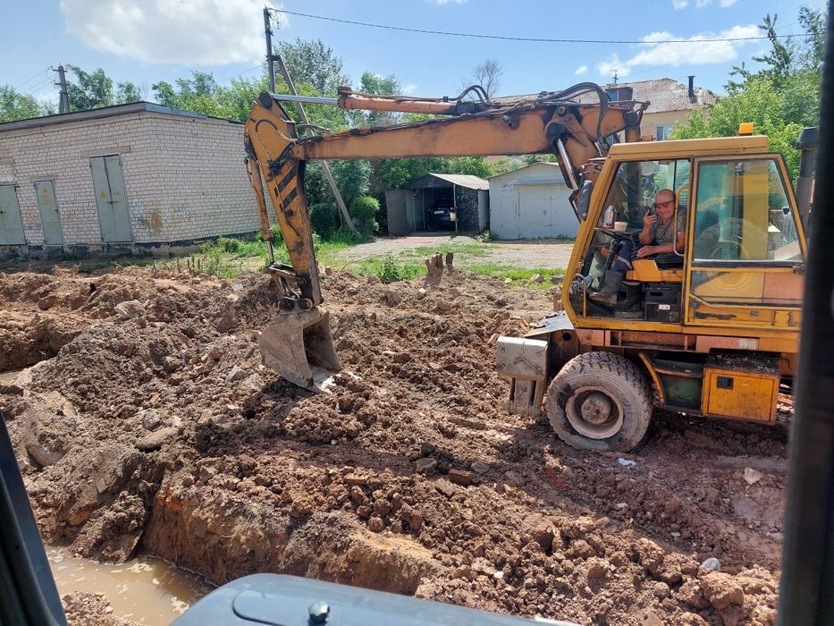 Продам экскаватор