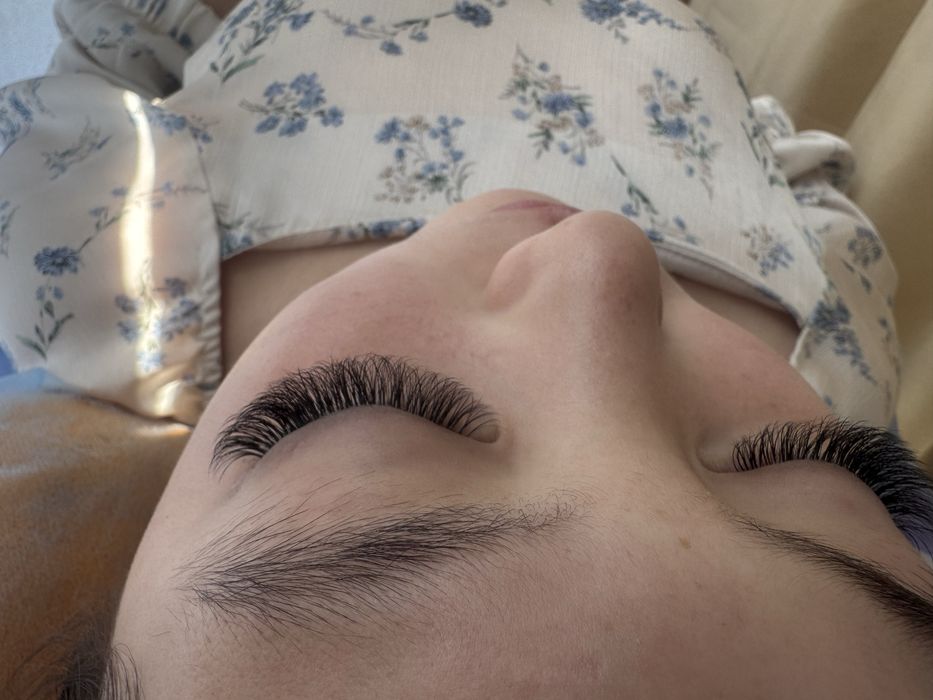 Наращивание ресницы.