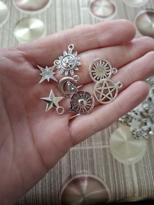 Метални висулки.