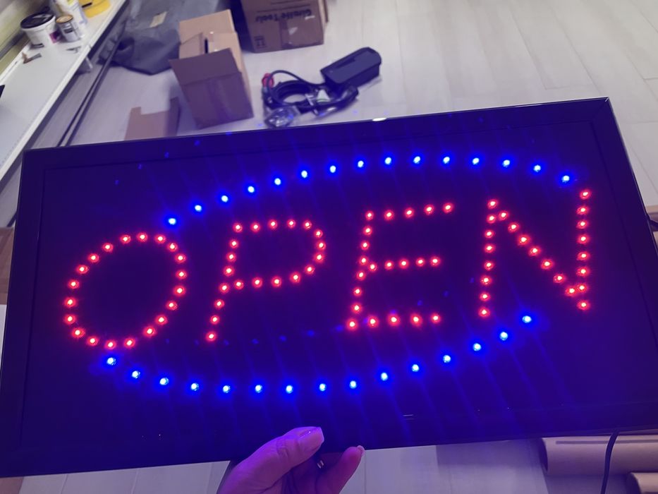 Panou luminos OPEN cu  LED uri