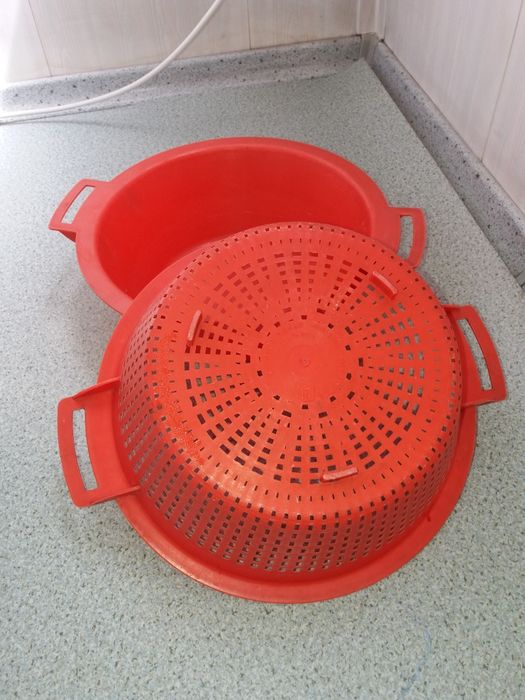 миска / чашка + дуршлаг