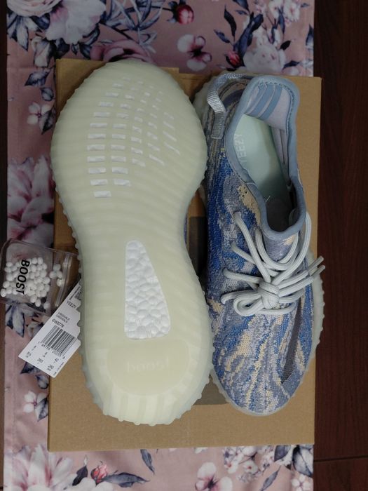 Adidas Yeezy Boost 350 V2 – NOI, nepurtați
