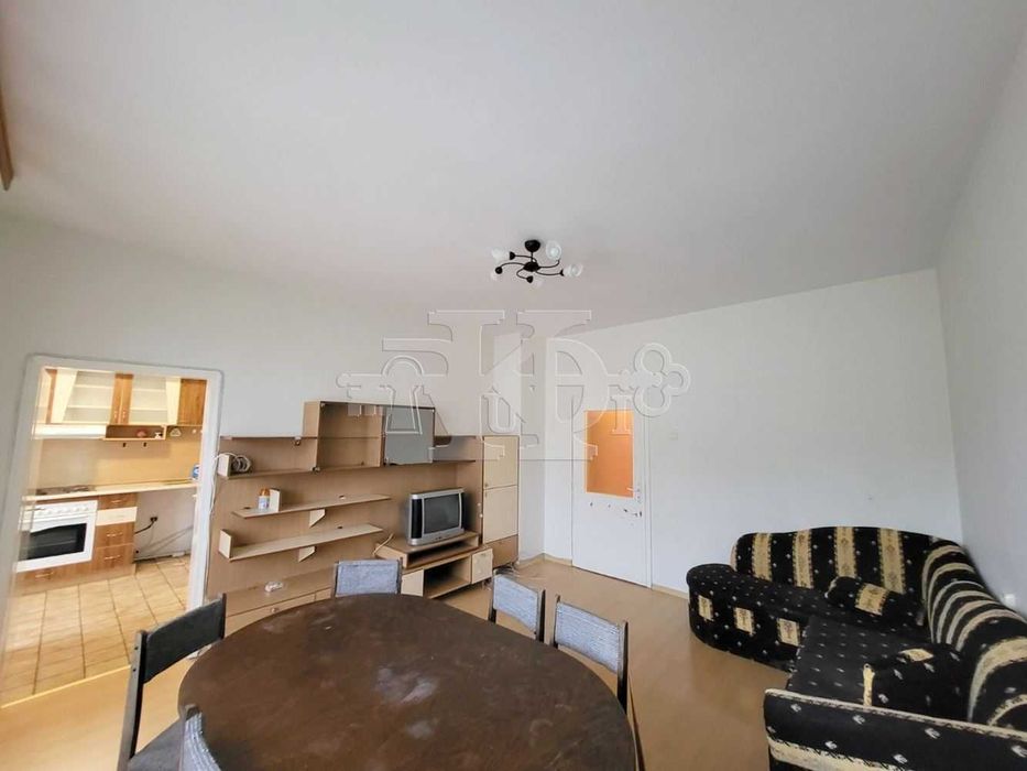 Дава се под наем Тристаен апартамент в Добрич, Център - 90 кв.м за 280.5 € - Снимка #3