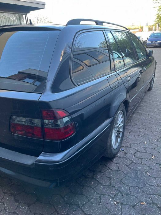 Автомобил BMW 530 М
