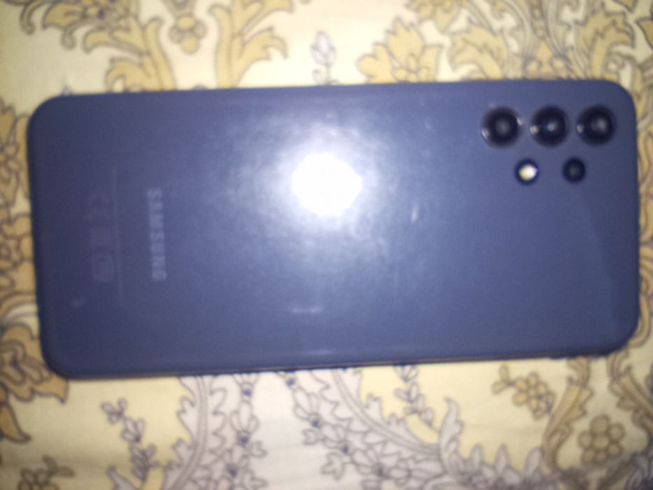 Продам телефон Самсунг А13 128 гига