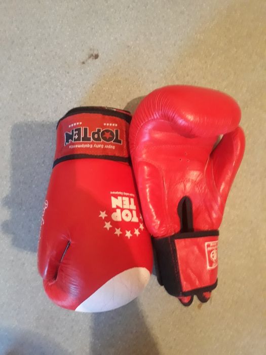 боксерские перчатка