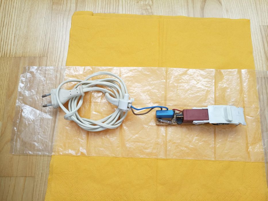 Cablu cu circuit de alimentare,cu Triac BTA 208,de la un mixer Braun