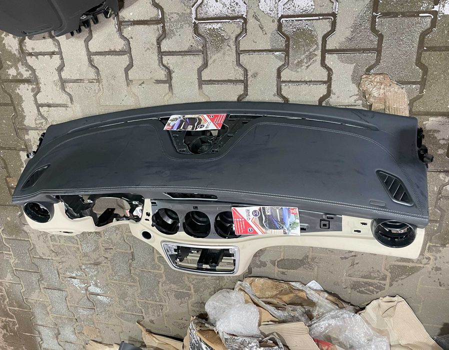 Mercedes Benz GLA / CLA  - plansa de bord doua culori - kit airbag