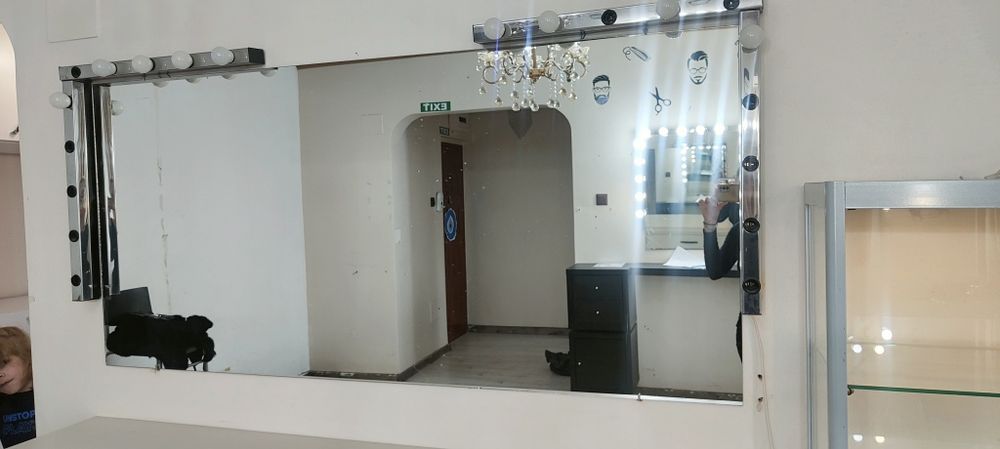 Masa de machiaj,oglinda si led ikea