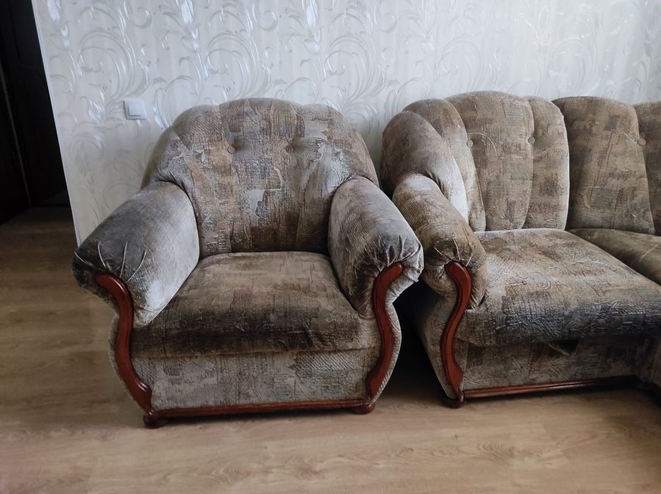 Продается диван и кресло