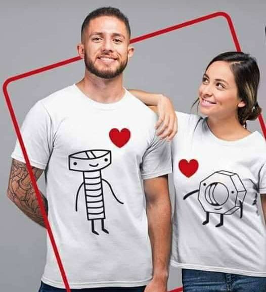 Тениски за двойки King & Queen – подарък за влюбени