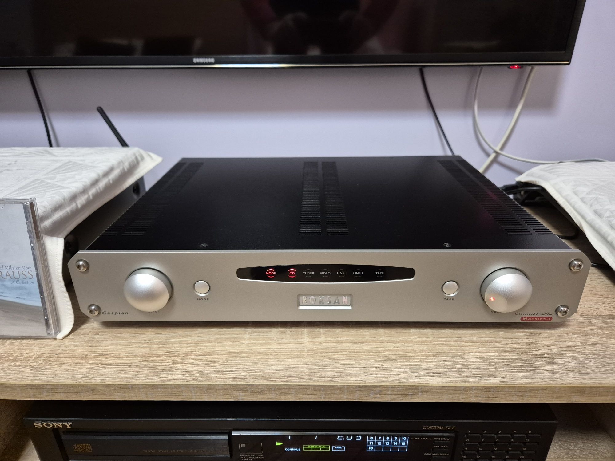 Усилвател Roksan Caspian M Series-1 гр. Плевен Идеален