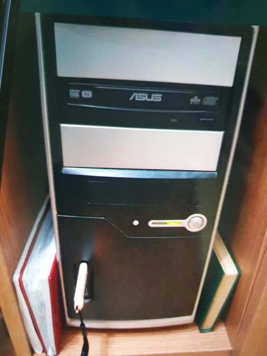 Unitate PC preț 150 lei