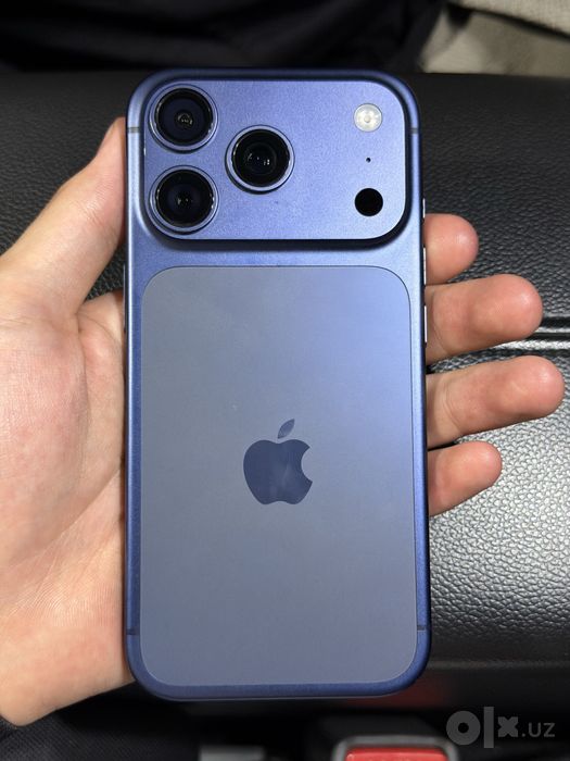 Iphone 17 pro blue