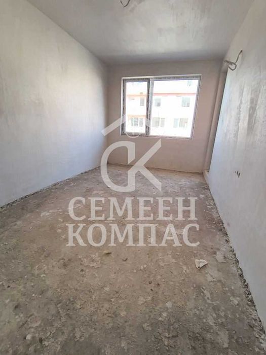 Двустаен апартамент в Остромила