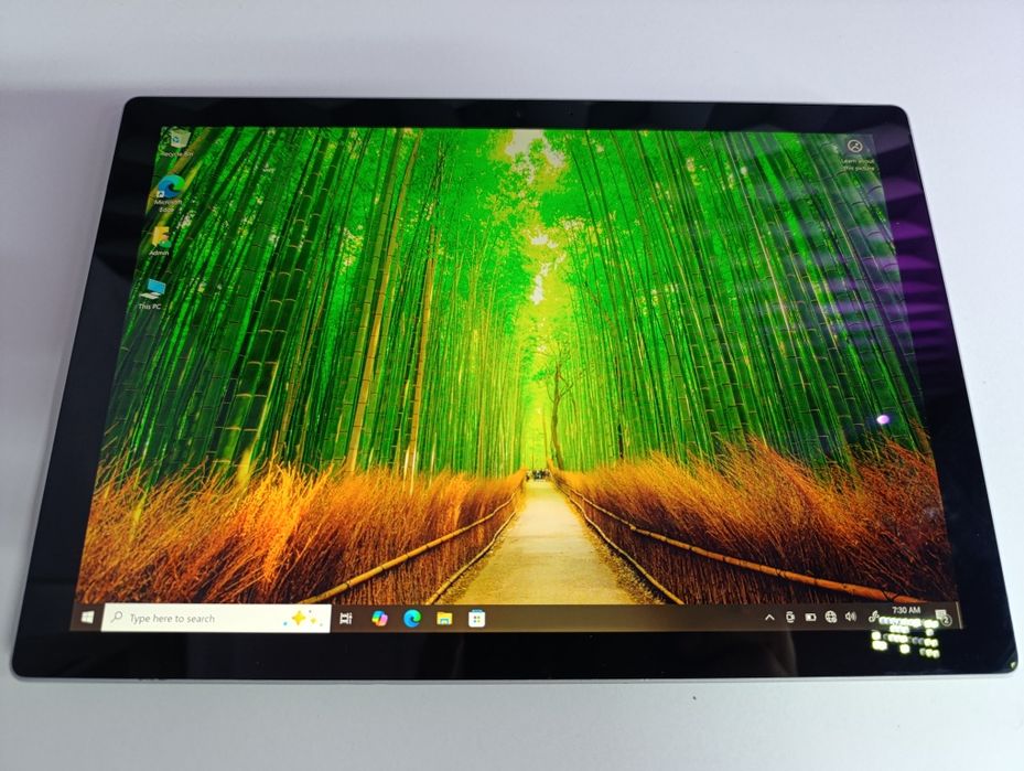 Tableta surface pro generația 5 Intel i5 7500 8gb ram ssd 256 cu slot sim și card
