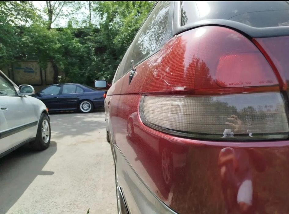 Subaru Outback 1998год