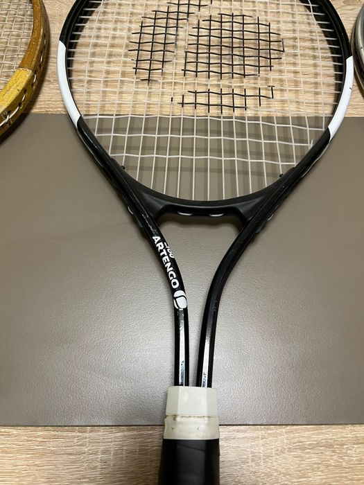 Ракети за тенис на корт