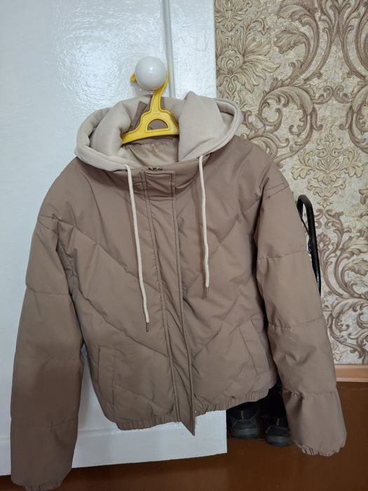 Продам куртку обсолютно новую