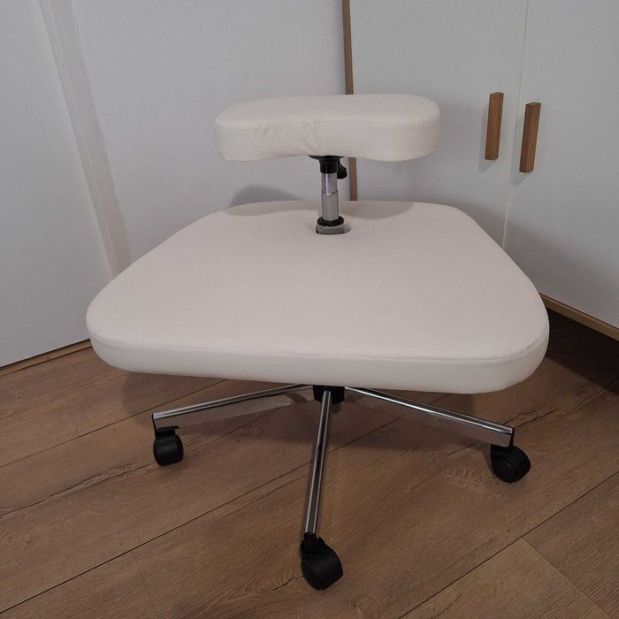 Scaun de birou ergonomic/ ROETELL CROSS LEGGED CHAIR