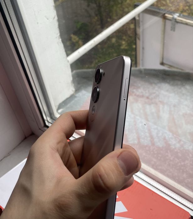 Продам телефон vivo Y04s