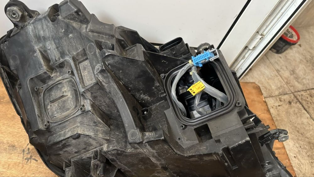 Фар за Mercedes W222