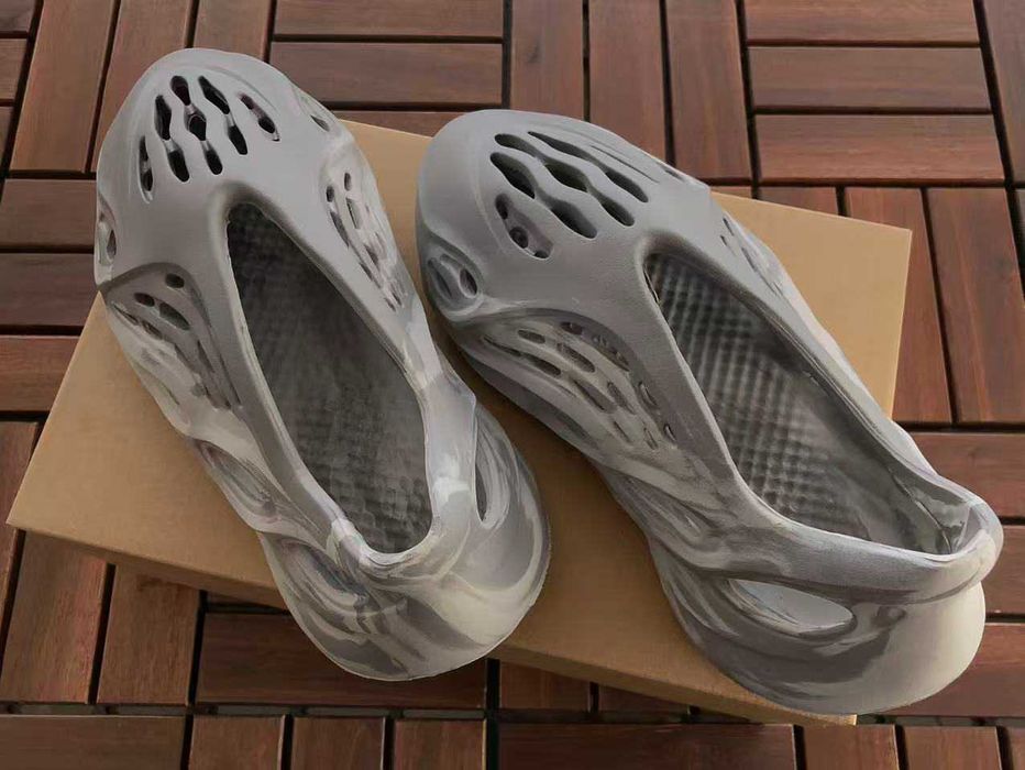 Papuci | Slapi Yeezy Foam Runner Premium