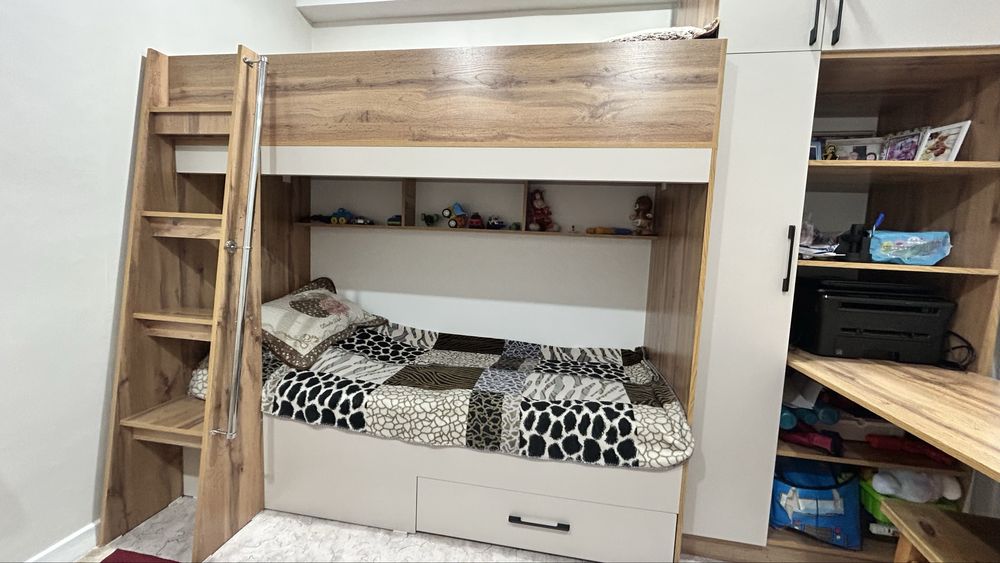 Двухярусная кровать