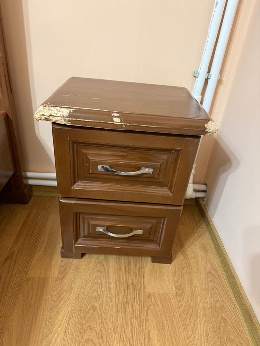 Mobilă dormitor din lemn masiv