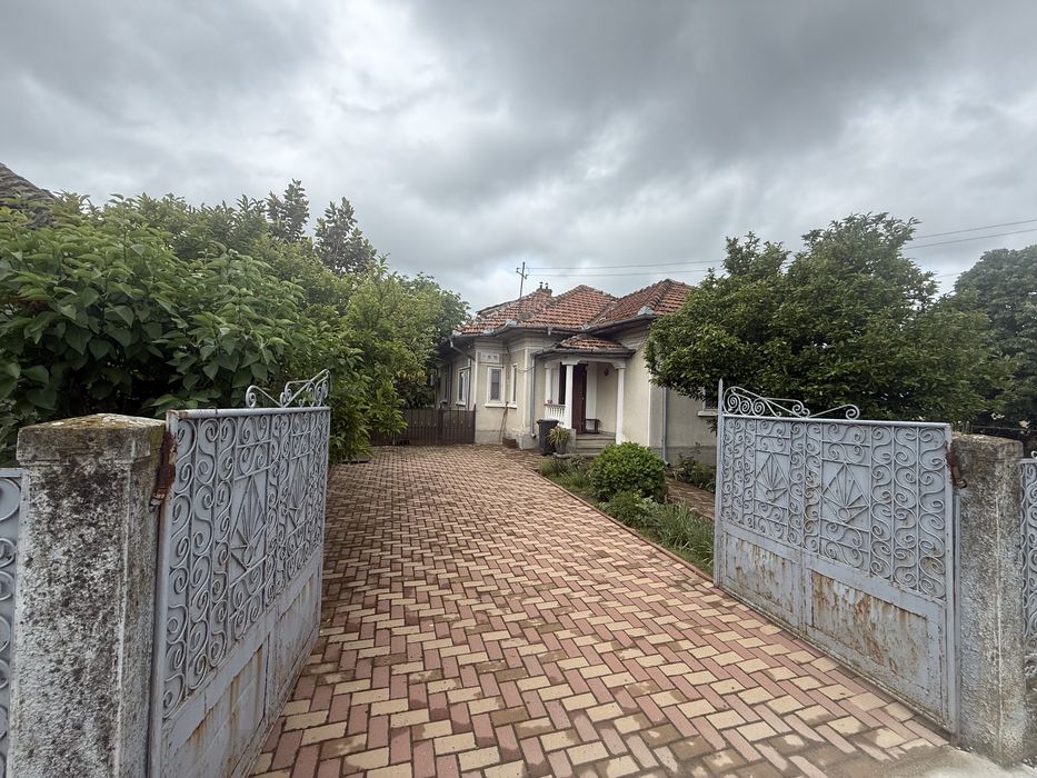 Casă + teren intravilan 1.658 mp – ideal locuință sau investiție