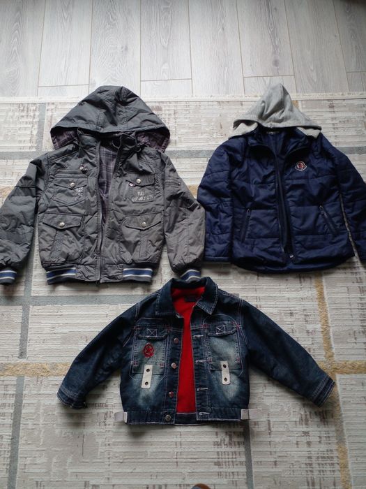 Продам недорого детские куртки