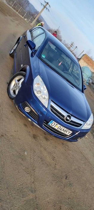 Opel Signum 1.9 cdti diesel 150cp an 2008,6 +1 trepte cu carte service