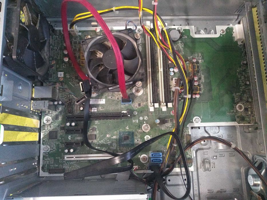 Компютър Hp I5-8500 без рам и диск.