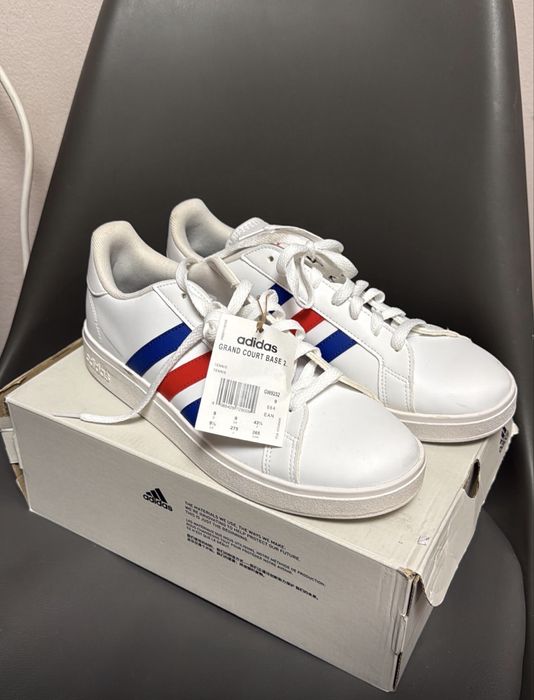 Кроссовки Adidas