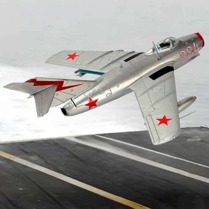 Macheta avion metalica Mig-15bis Fisbed scara 1:72