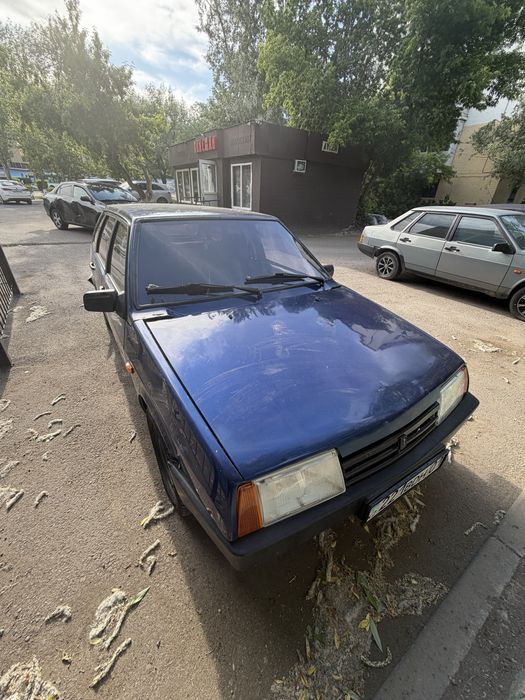 Машина на ходу Vaz Lada 9