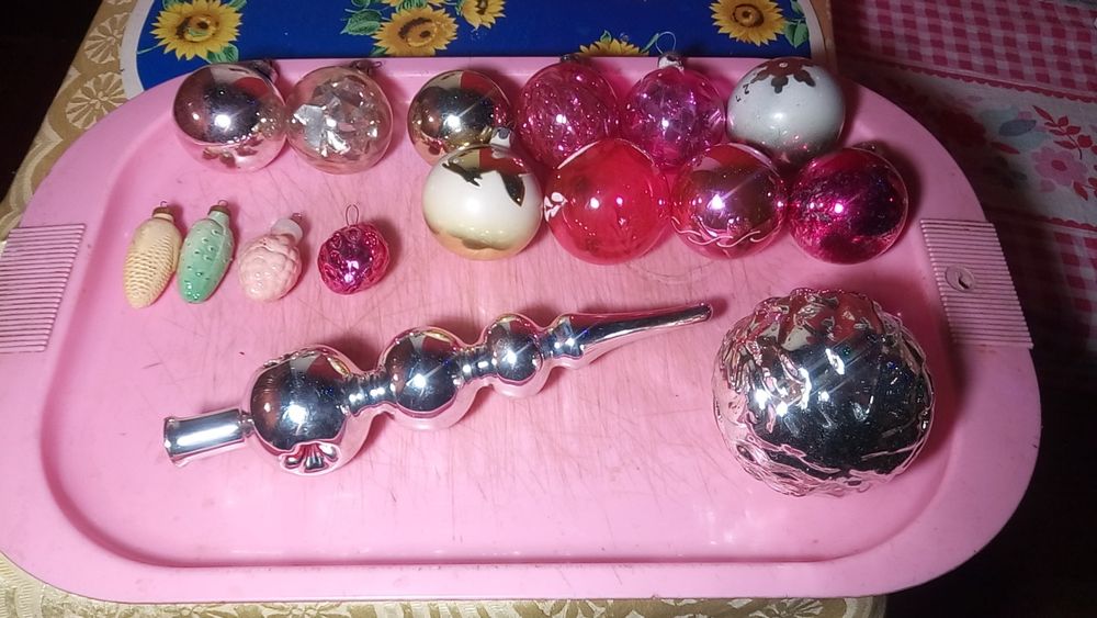 Новогодние игрушки.