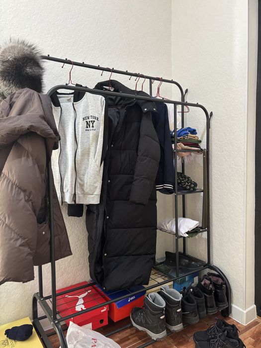 Вешалка для студии или прихожки