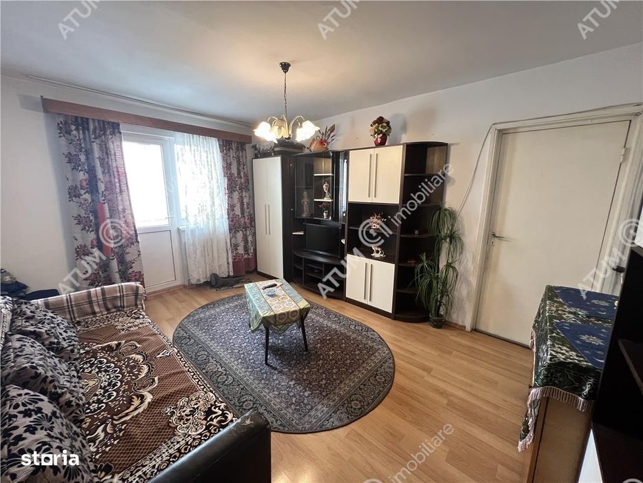 Apartament 3 camere balcon pivnita zona Vasile Aaron din Sibiu — fotografia 1