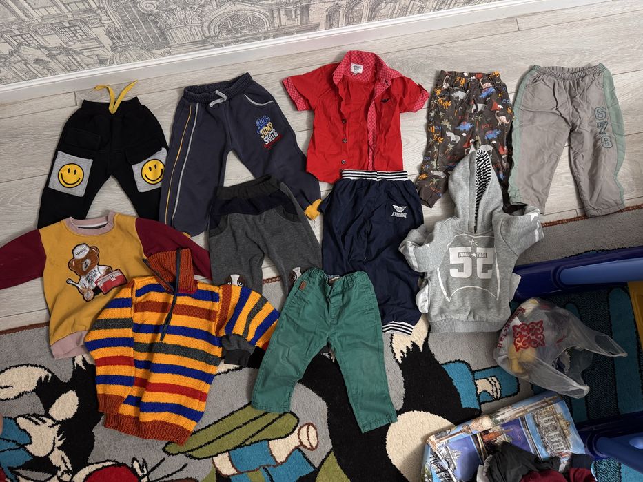 Продам детские вещи.