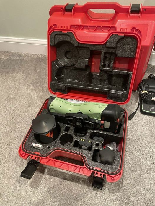 Statie totala robotizata Leica TS12